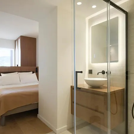 3 Bedrooms Sea View - 6c *