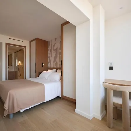 3 Bedrooms Sea View - 6c