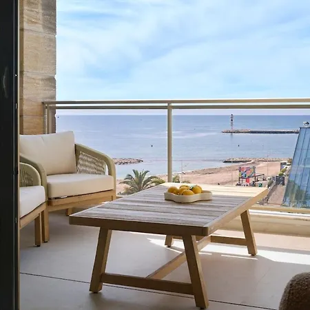 3 Bedrooms Sea View - 6c *