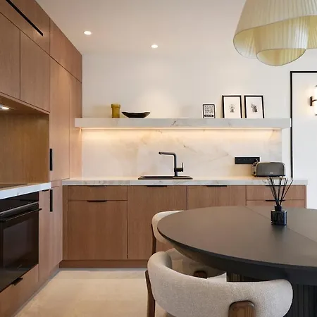 Apartment 3 Bedrooms Sea View - 6c *